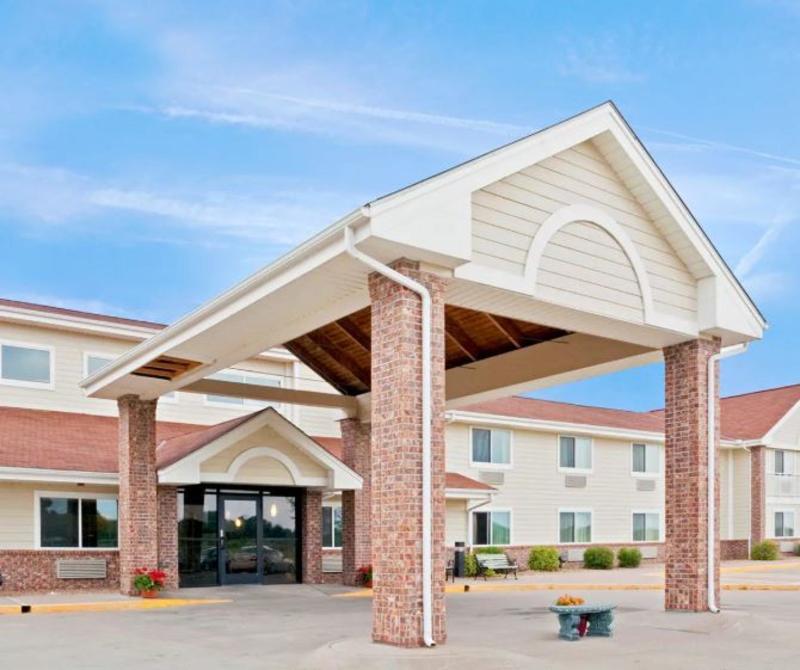 Americinn By Wyndham Нортфилд Экстерьер фото